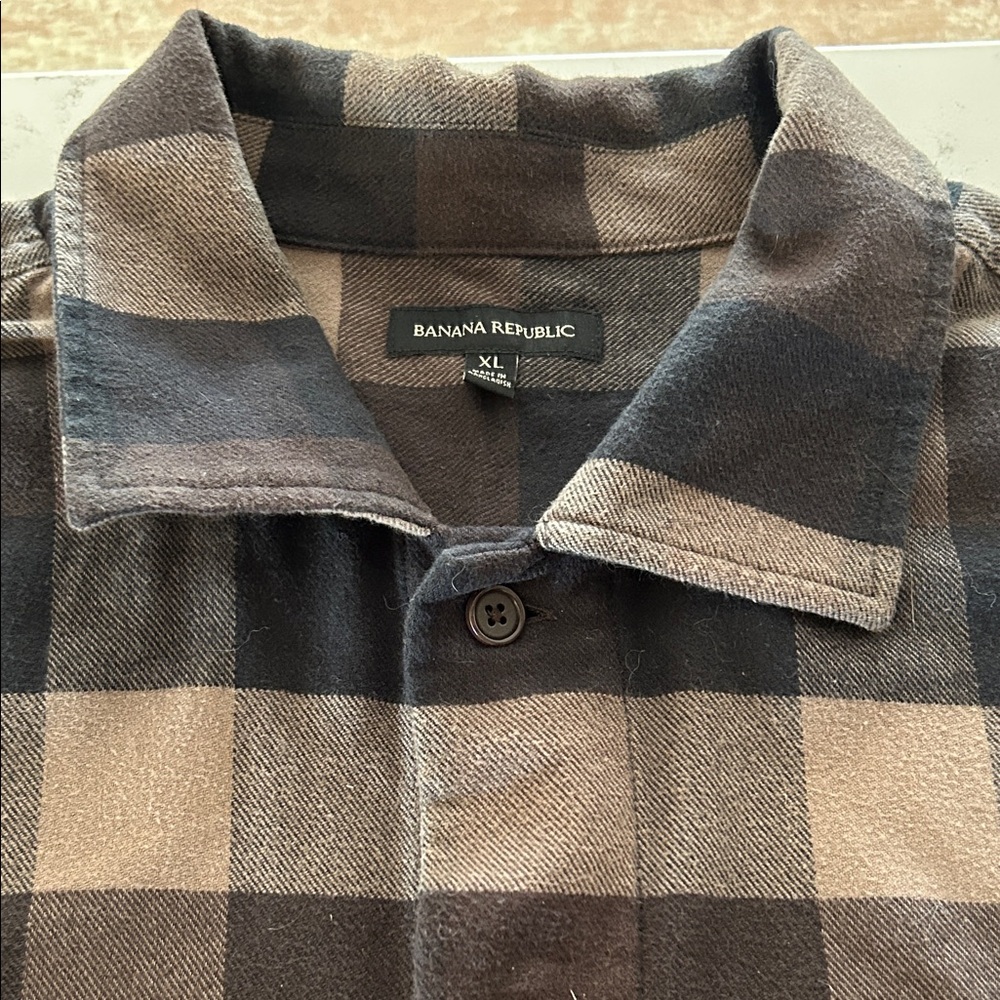 Banana Republic Black and Tan Checkered ShirtJacket / OverShirt